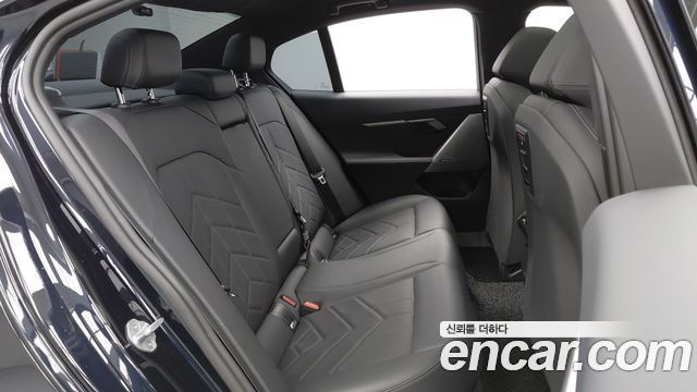 BMW 5-Series 2024 — photo 12