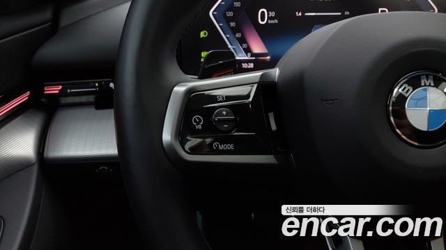 BMW 5-Series 2024 — photo 13