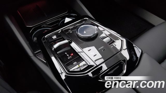 BMW 5-Series 2024 — photo 16