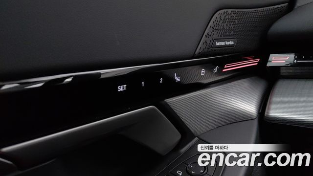 BMW 5-Series 2024 — photo 17