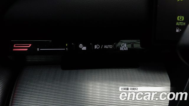BMW 5-Series 2024 — photo 18