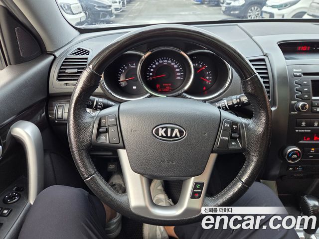 Kia Sorento 2010 — photo 7