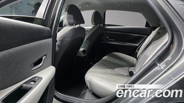 Hyundai AVANTE 2022 — photo 12