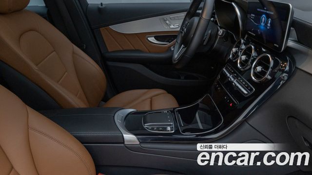 Mercedes-Benz GLC-Class 2022 — photo 9