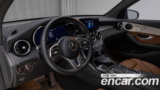 Mercedes-Benz GLC-Class 2022 — photo 13