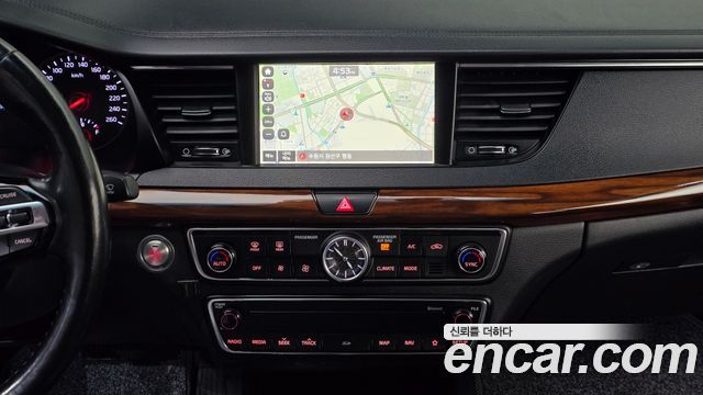 Kia K7 2017 — photo 12