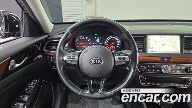 Kia K7 2017 — photo 13
