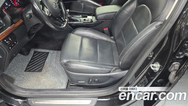 Kia K7 2017 — photo 18