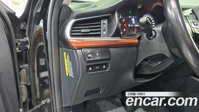 Kia K7 2017 — photo 20