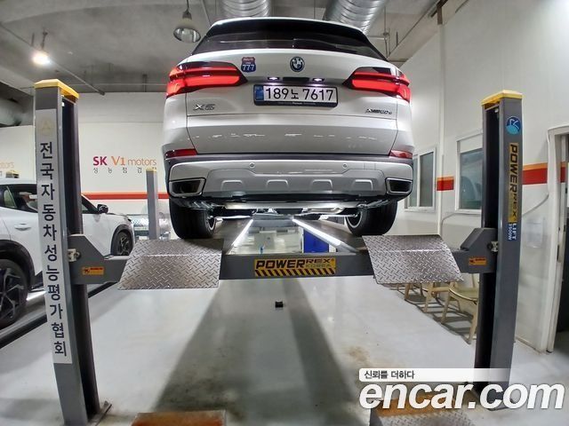 BMW X5 2025 — photo 2