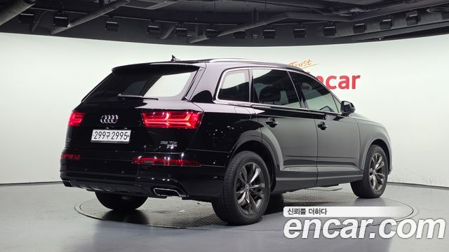 Audi Q7 2016 — photo 2