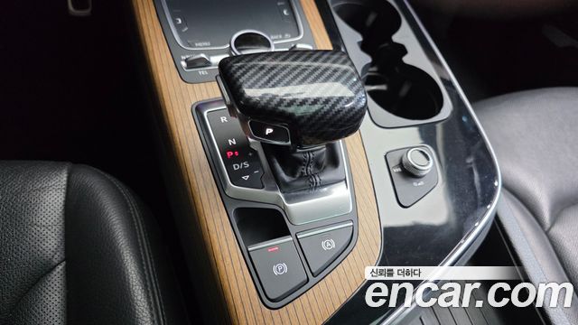 Audi Q7 2016 — photo 9