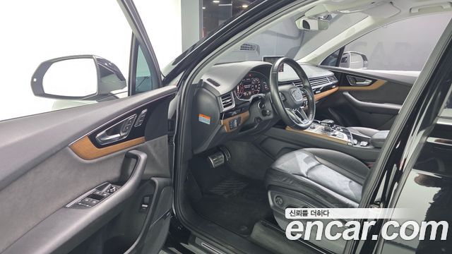 Audi Q7 2016 — photo 10