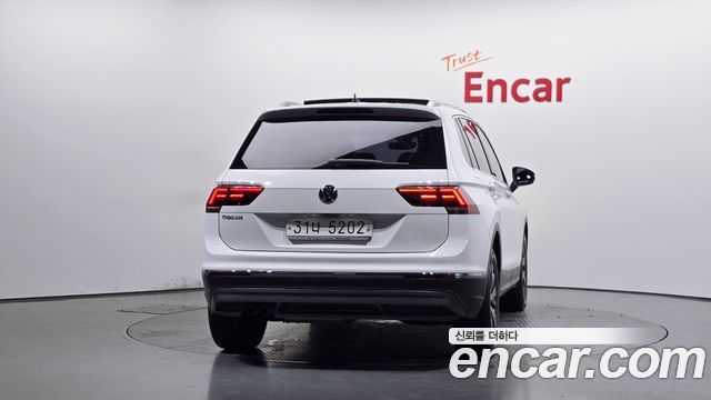 Volkswagen Tiguan 2018 — photo 4