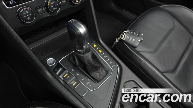 Volkswagen Tiguan 2018 — photo 9