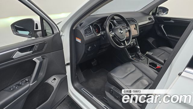Volkswagen Tiguan 2018 — photo 10