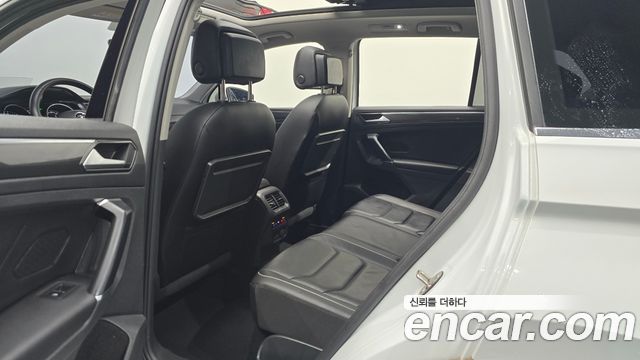 Volkswagen Tiguan 2018 — photo 11