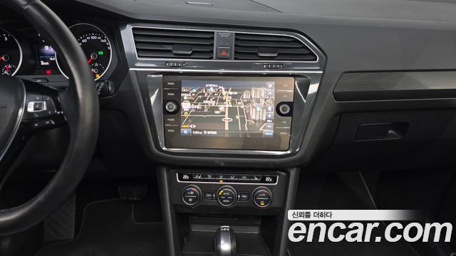 Volkswagen Tiguan 2018 — photo 13
