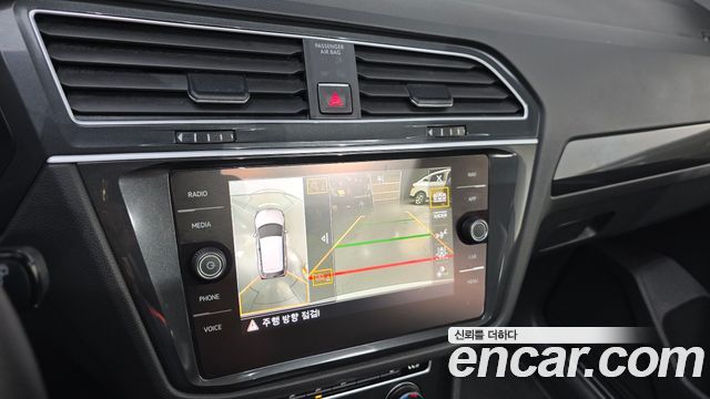 Volkswagen Tiguan 2018 — photo 14