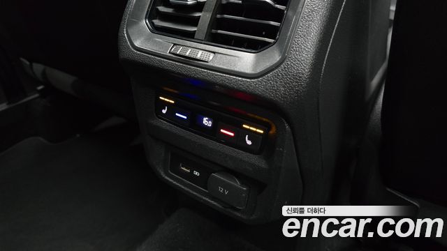 Volkswagen Tiguan 2018 — photo 17