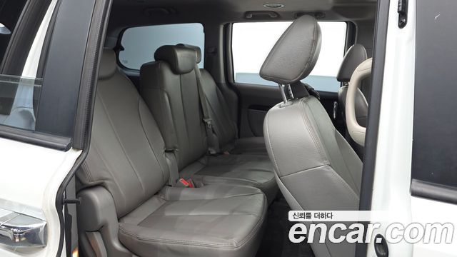 Kia Canival 2014 — photo 17