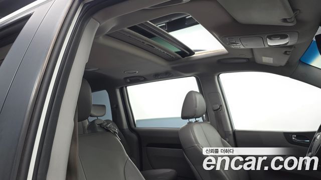 Kia Canival 2014 — photo 20