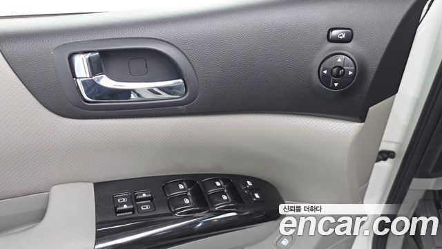 Kia Canival 2014 — photo 28