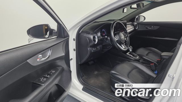 Kia K3 2022 — photo 10