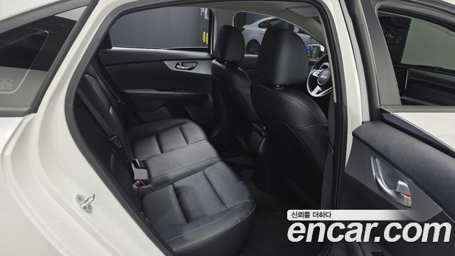 Kia K3 2022 — photo 11