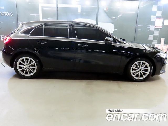 Mercedes-Benz A-Class 2019 — photo 3