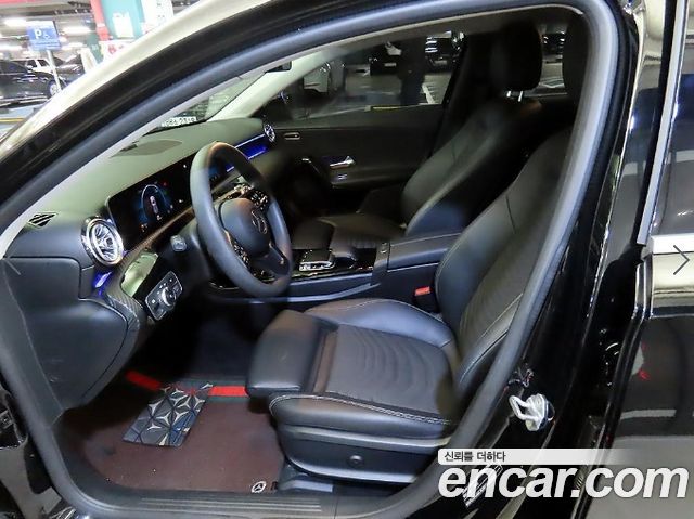 Mercedes-Benz A-Class 2019 — photo 6