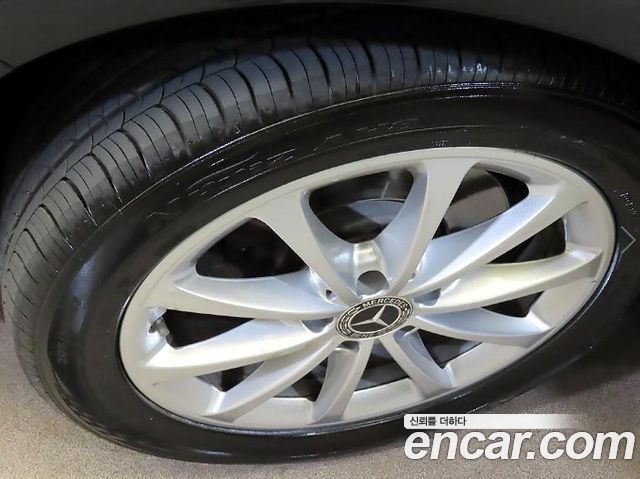 Mercedes-Benz A-Class 2019 — photo 20