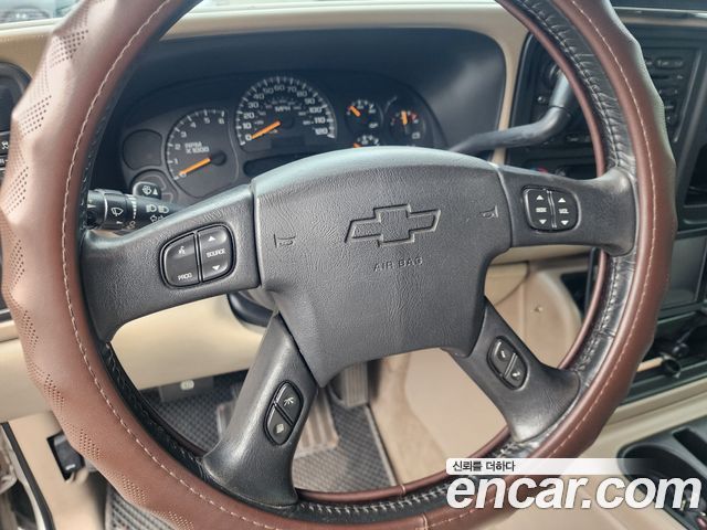 Chevrolet Tahoe 2004 — photo 14