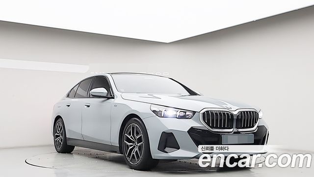 BMW 5-Series 2025 — photo 3