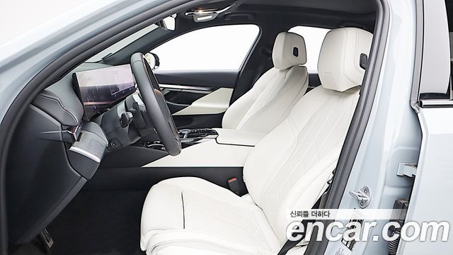 BMW 5-Series 2025 — photo 15