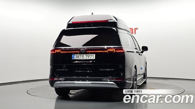 Kia Canival 2021 — photo 4