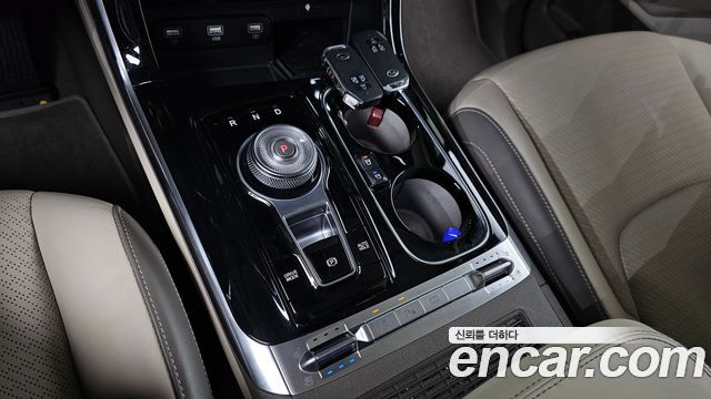 Kia Canival 2021 — photo 12