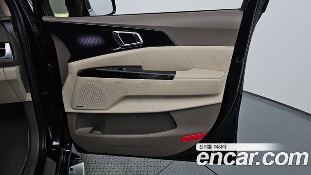 Kia Canival 2021 — photo 15