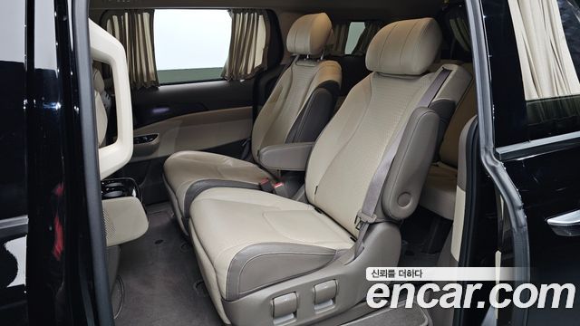 Kia Canival 2021 — photo 16