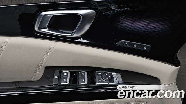 Kia Canival 2021 — photo 29