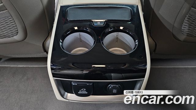 Kia Canival 2021 — photo 33