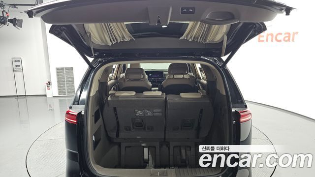Kia Canival 2021 — photo 36