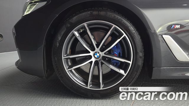 BMW 5-Series 2022 — photo 5
