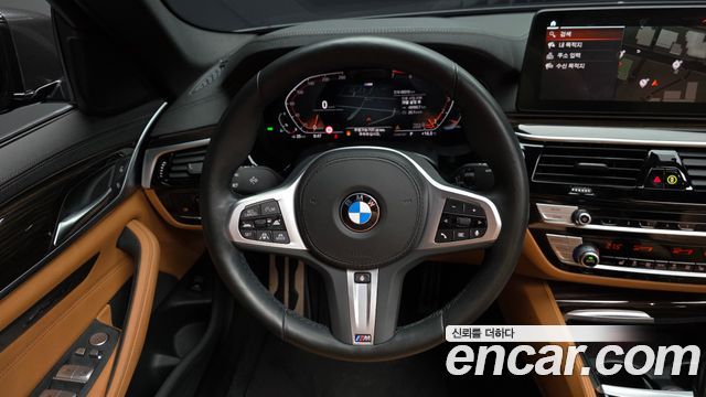 BMW 5-Series 2022 — photo 19