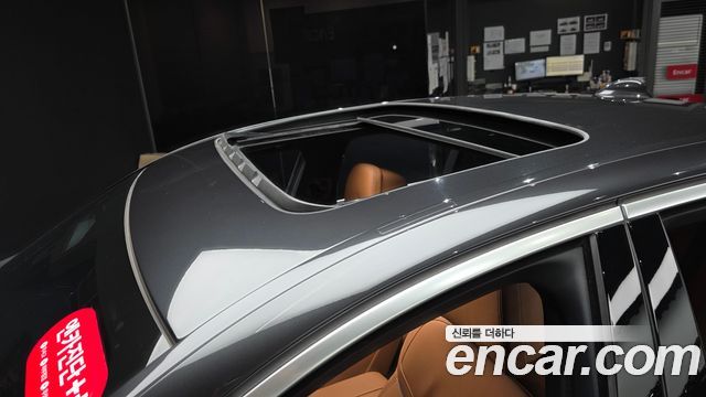BMW 5-Series 2022 — photo 24
