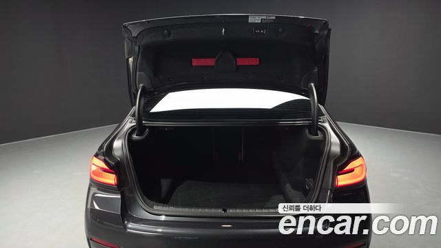 BMW 5-Series 2022 — photo 26