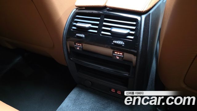 BMW 5-Series 2022 — photo 31