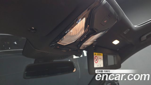 BMW 5-Series 2022 — photo 33