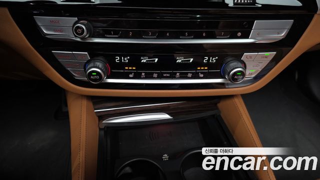 BMW 5-Series 2022 — photo 34