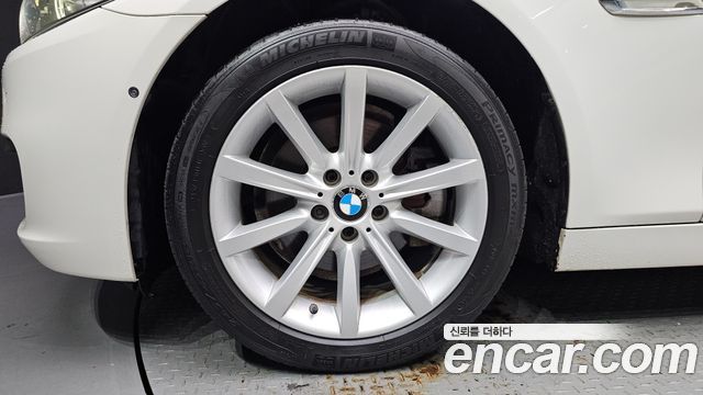 BMW 5-Series 2015 — photo 5